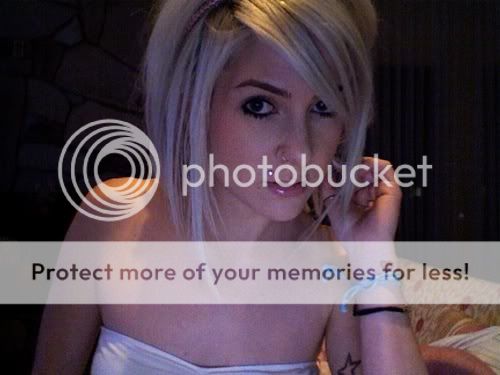 webcam--large-msg-120877619664.jpg AnitaK image by xvampitressx